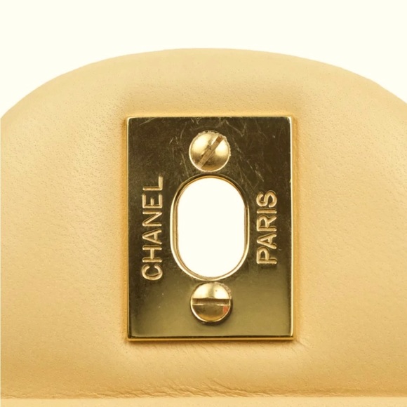 SOLD $6️⃣5️⃣0️⃣0️⃣ Chanel Lambskin Beige Clair medium Classic double flap - Picture 8 of 11